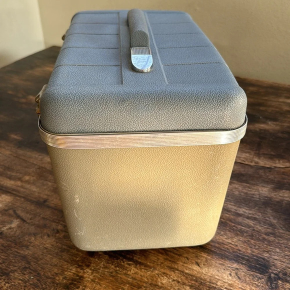 Vintage starflite  Train Case Luggage Blue and grey Preowned - Picture 4 of 12